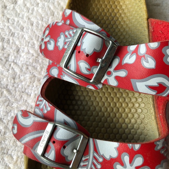 Red Floral Sandals with Buckles - Picture 5 of 13